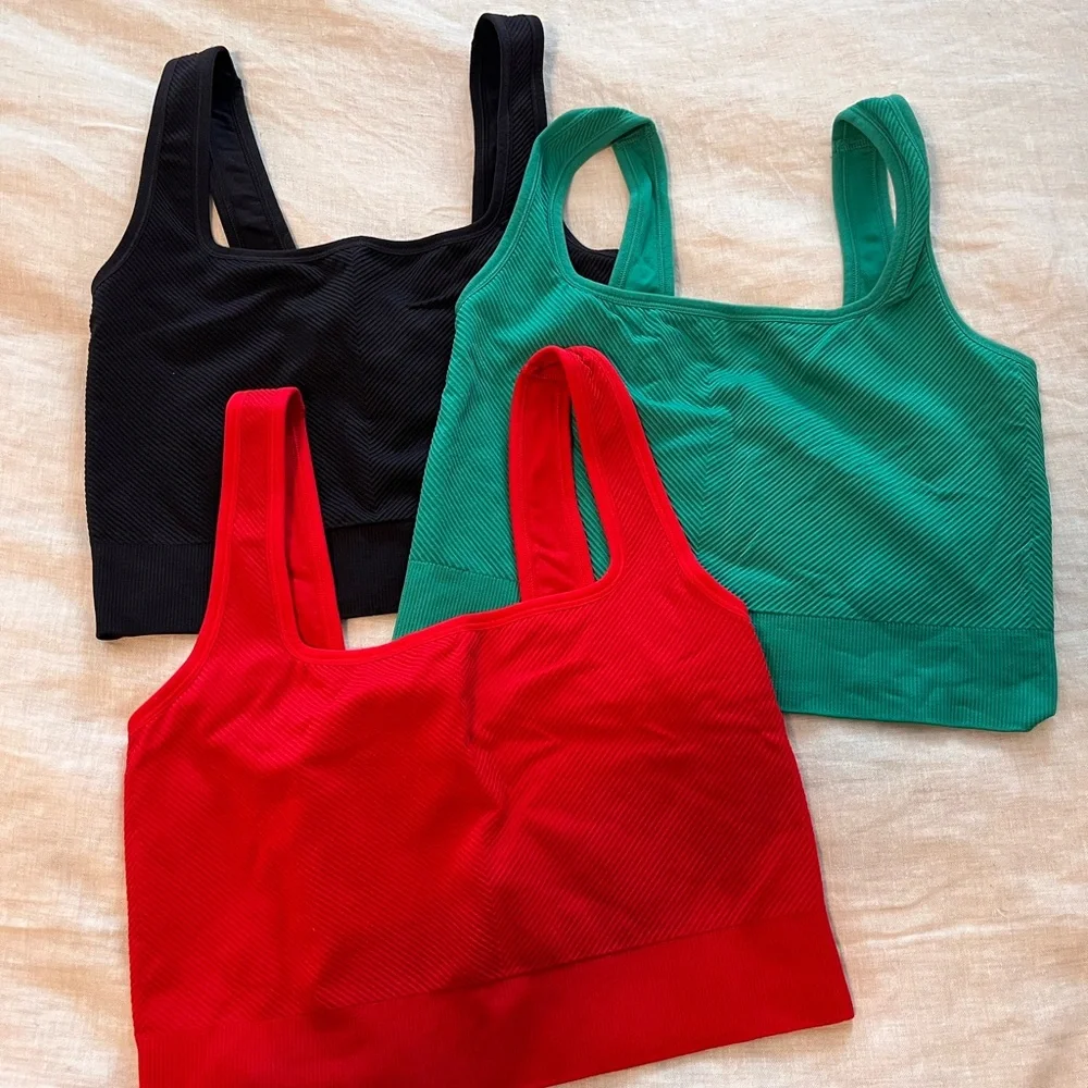 All in Motion Women's Tops - Black, Green, Red - Picture 1 of 2